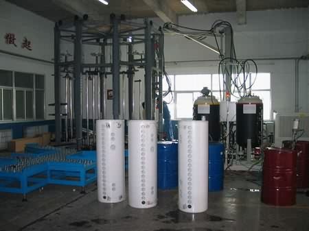太陽能保溫聚氨酯噴塗(圖1) 太陽能保溫聚氨酯噴塗